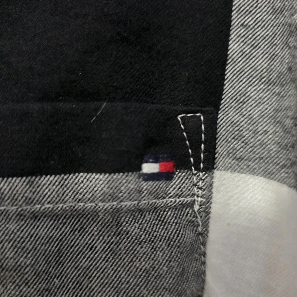 Tommy Hilfiger Black And White Plaid Top Size Medium - Picture 7 of 11